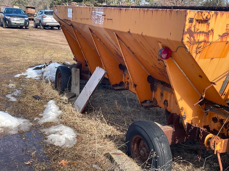 #13023-•-henderson-chief-spreader-image-28