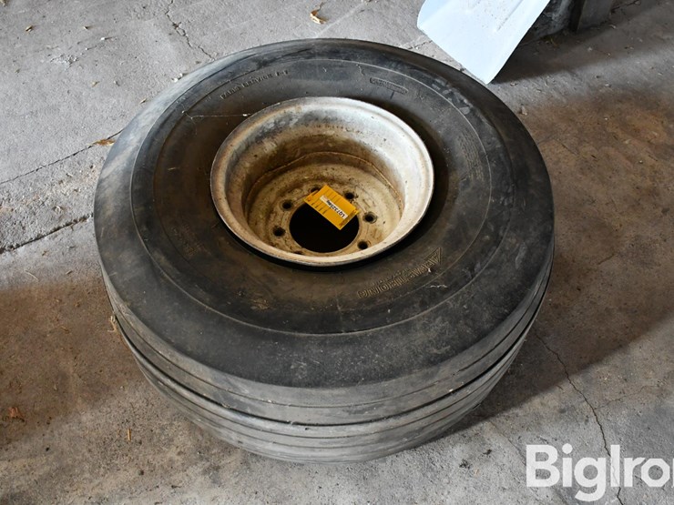 armstrong-16.5l-16.1-tire-on-8-bolt-rim-image-4