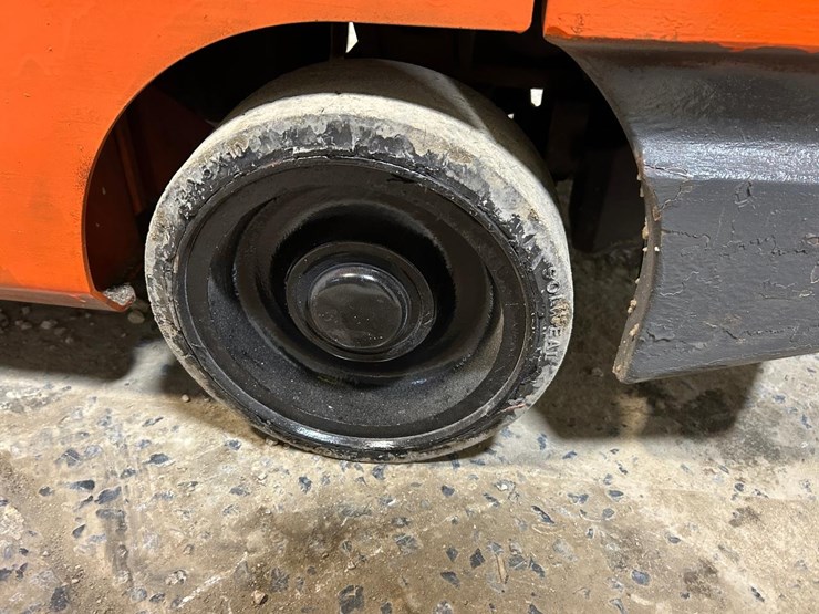 2020-toyota-8fgcsu20-image-14