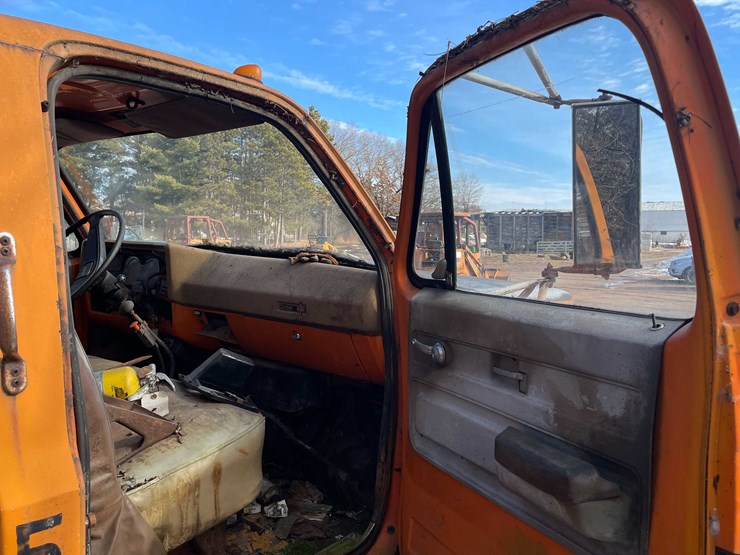 #13018-•-1974-gmc-6500-tractor-(has-wi-title)-image-62