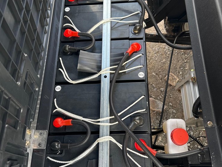 unused-irgc80-battery-powered-golf-cart-image-11