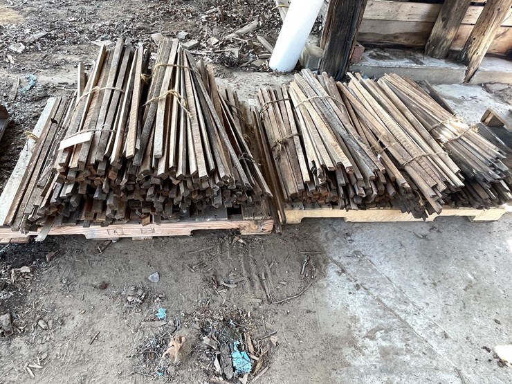 #13062-•-(2)-pallets-of-wooden-snow-fence-stakes-image-1