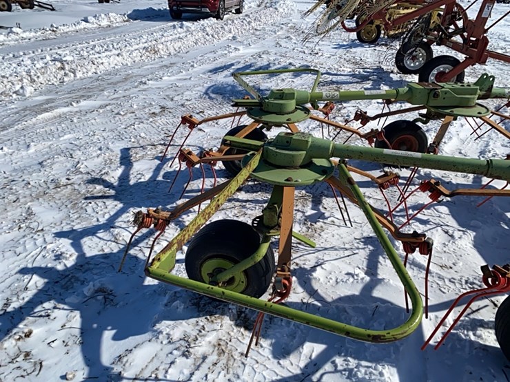 claas-volto-750-image-7