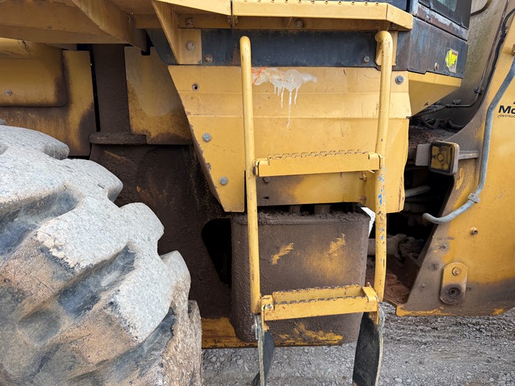 caterpillar-930g-image-33