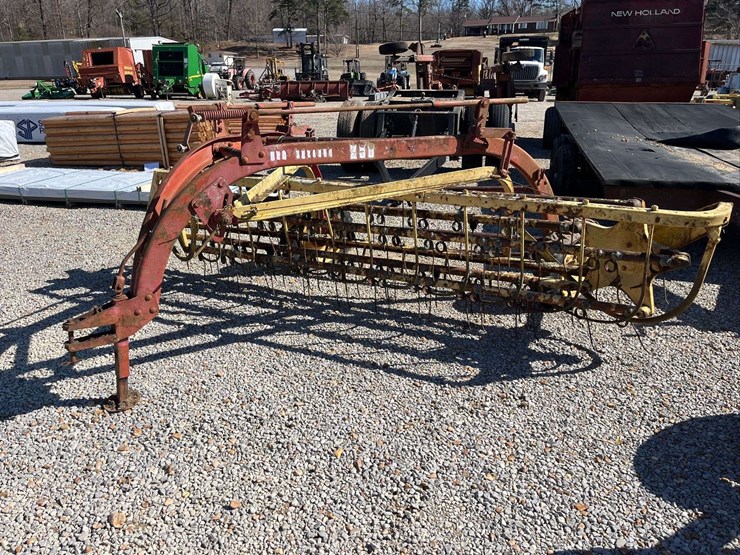 new-holland-258-image-2