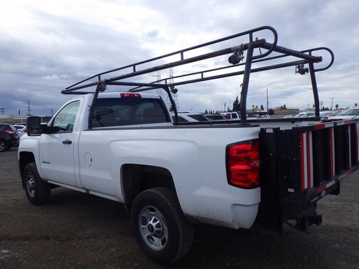 2018-chevrolet-2500hd-image-4