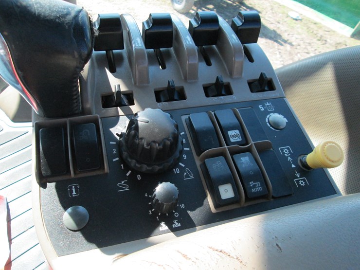 case-ih-magnum-305-image-51