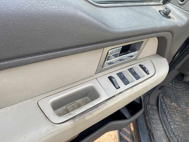 2010-ford-f150-image-24