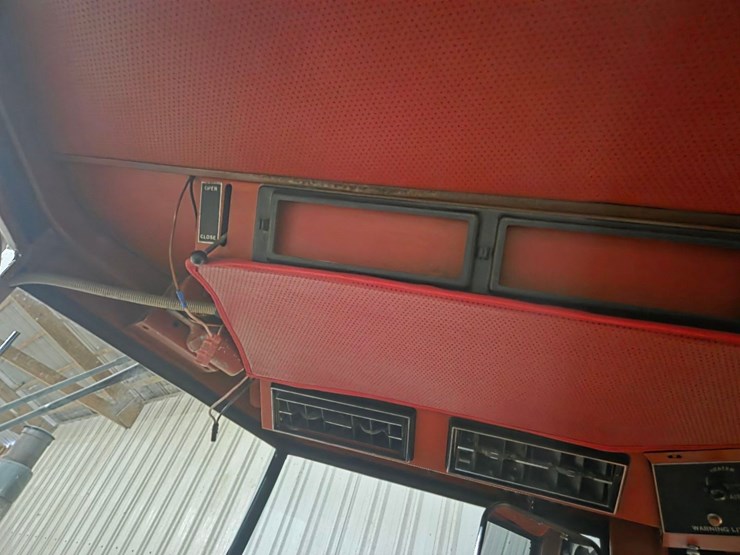 1979-white-2-155-image-54