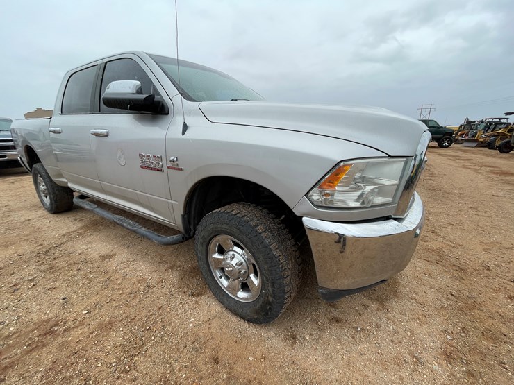 2014-dodge-2500-image-132