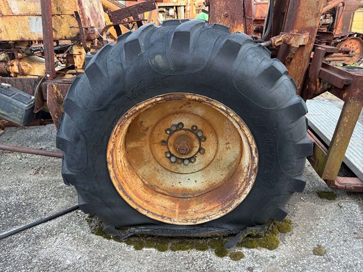 oliver-forklift-image-22