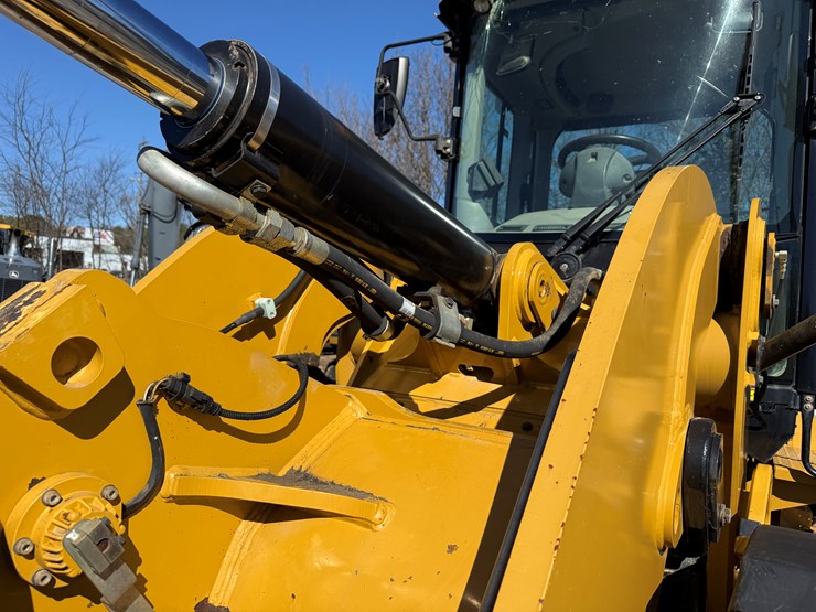 2016-caterpillar-938m-image-21