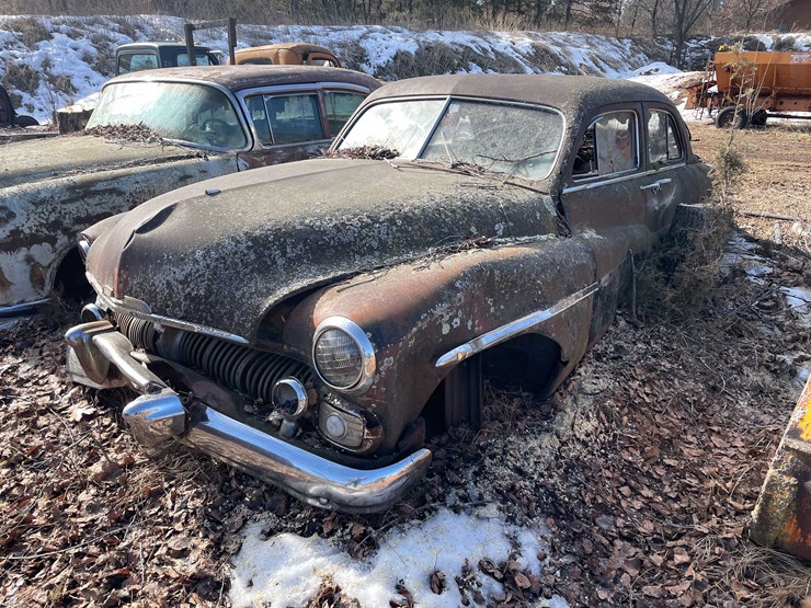 #13026-•-(1)-vintage-truck-and-(2)-vintage-cars-(no-title)-image-117