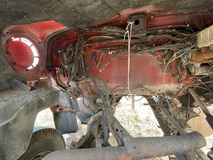 1986-ford-8000-image-39