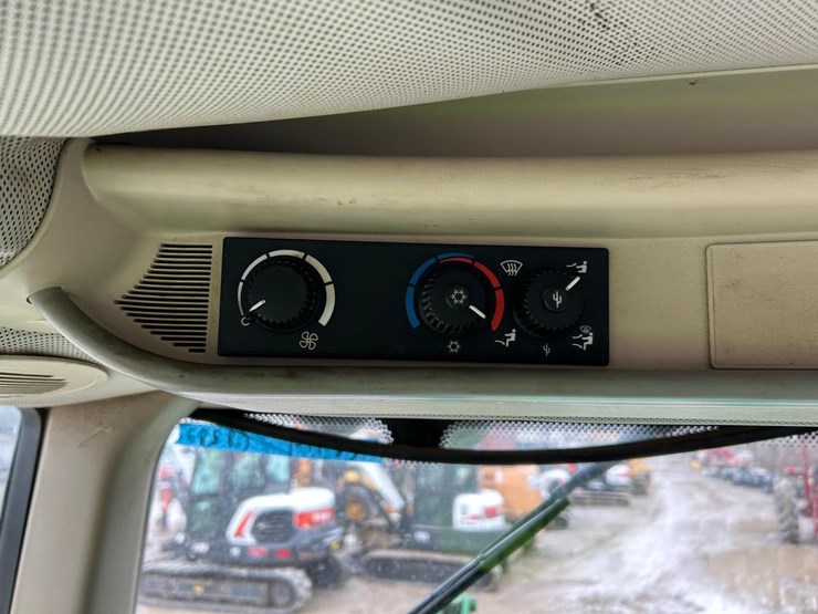 john-deere-6430-image-28