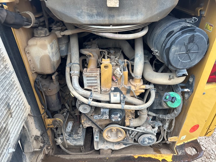 2017-caterpillar-259d-image-23