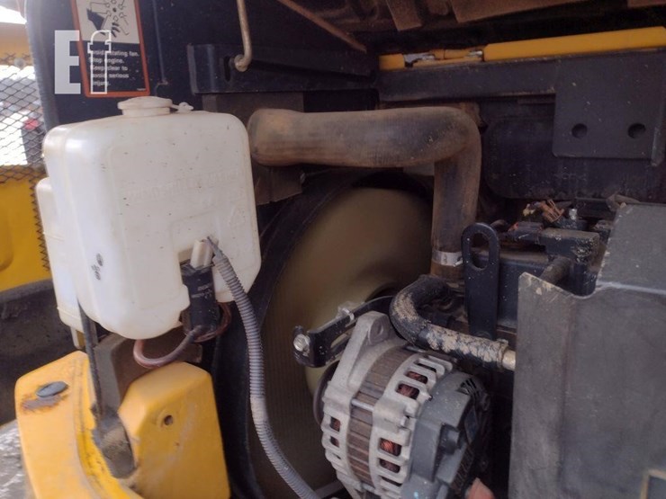 2019-deere-75g-image-44