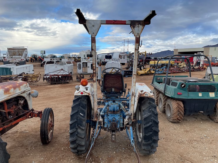 ford-tractor-image-2