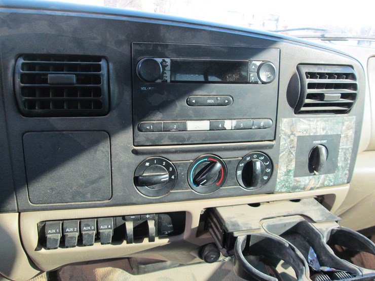 2005-ford-f350-image-32