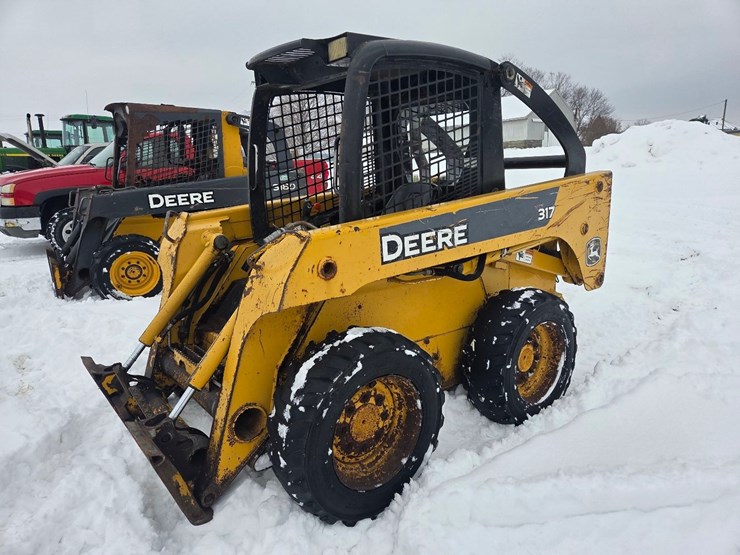 john-deere-317-image-2