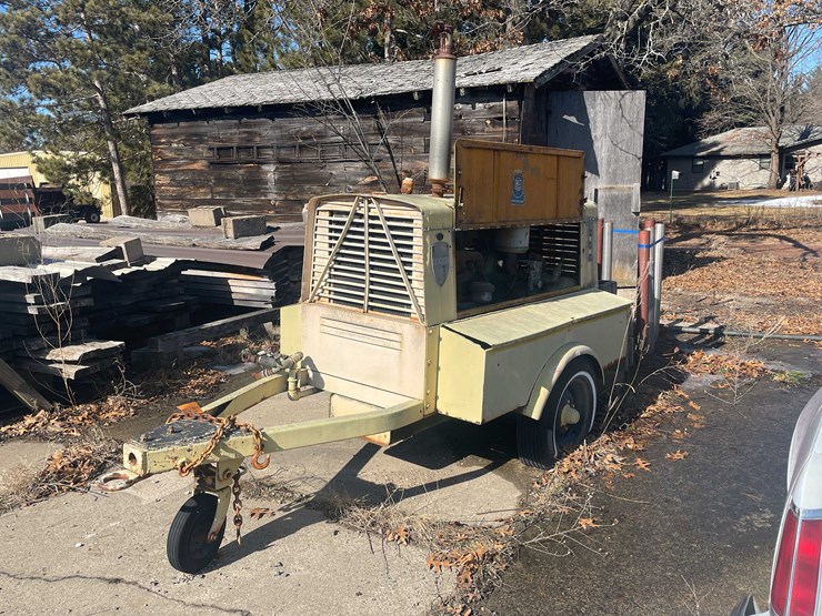 #13065-•-le-roi-gas-powered-generator-on-wheels-image-1