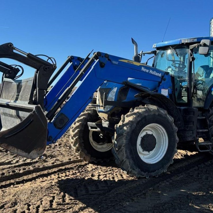 2010 NEW HOLLAND T7050