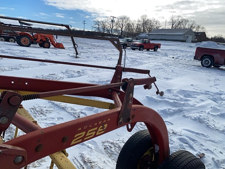 new-holland-258-image-19