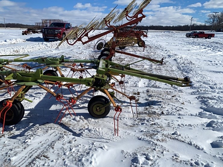 claas-volto-750-image-3