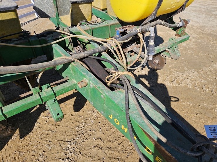 john-deere-7000-image-11