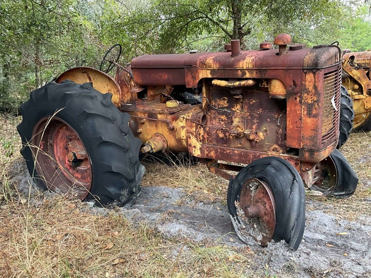 minneapolis-moline-parts-tractor-image-2