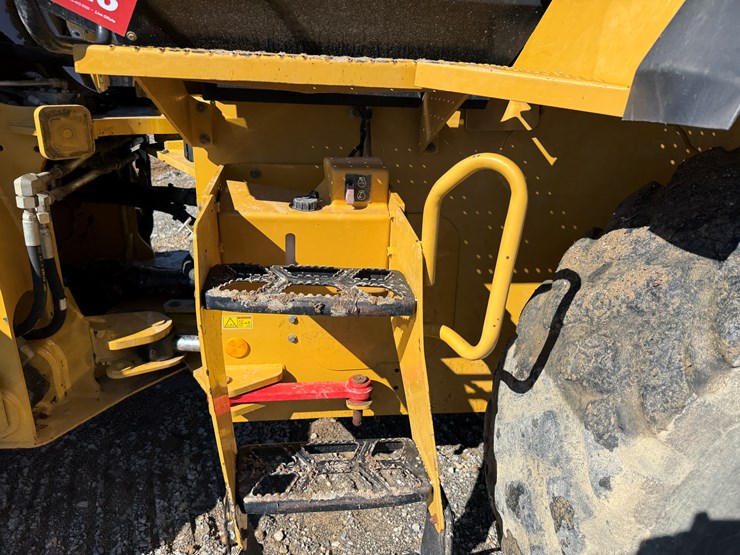 2016-caterpillar-938m-image-26