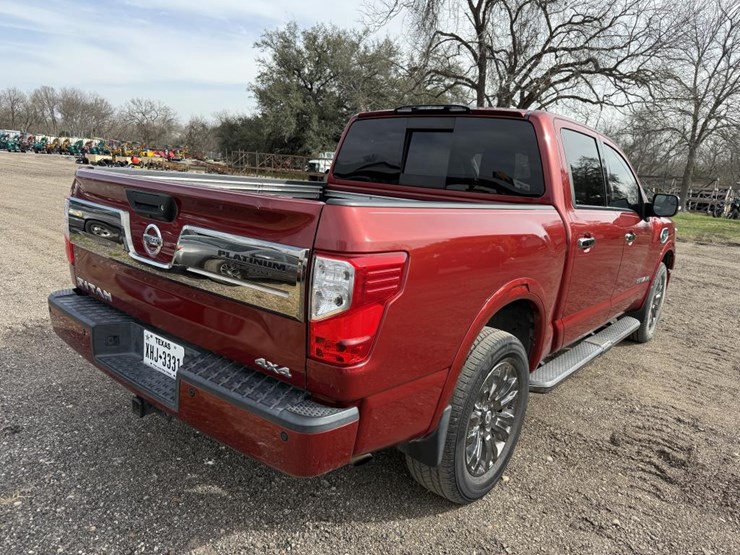 2017-nissan-titan-image-7