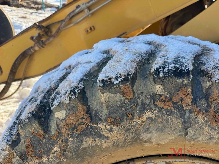 caterpillar-930g-image-12