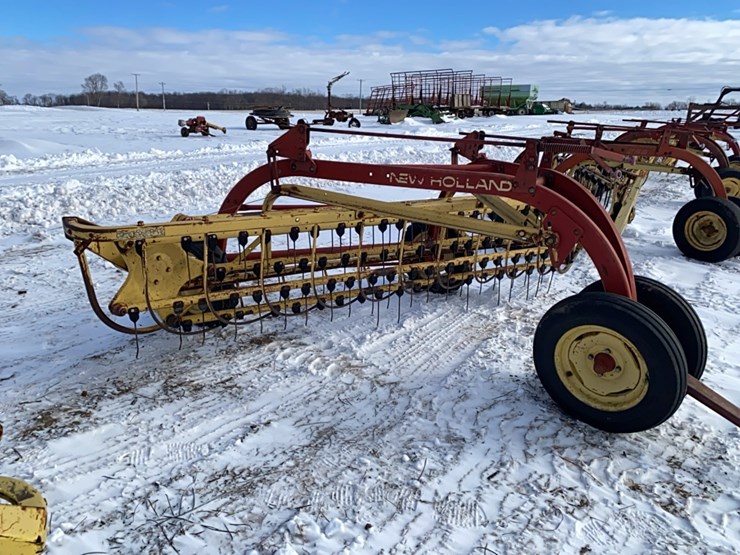 new-holland-260-image-3