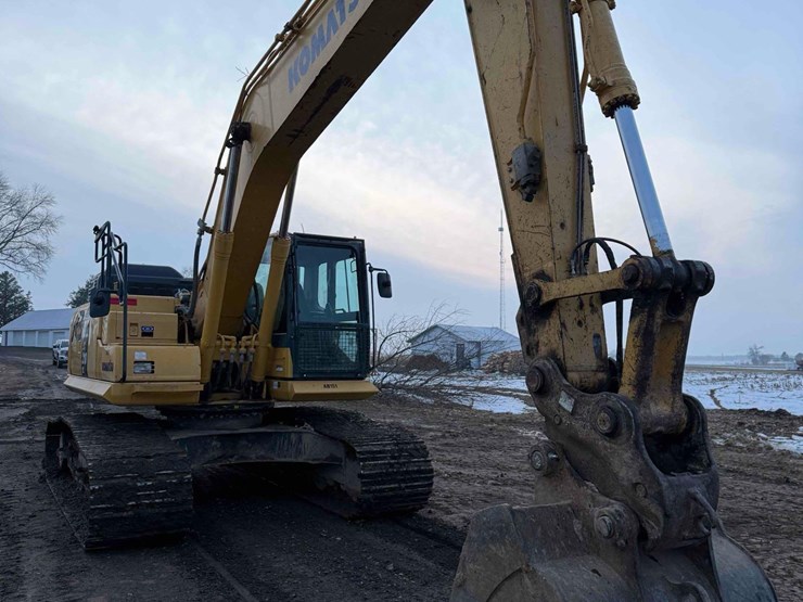 2018-komatsu-pc210-lc-11-image-3