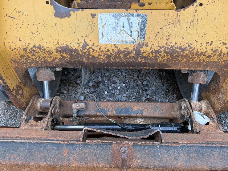 caterpillar-299d2-image-11