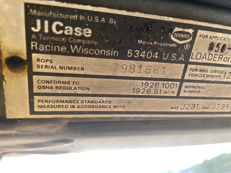 #13009-•-case-8500-crawler-loader-image-46