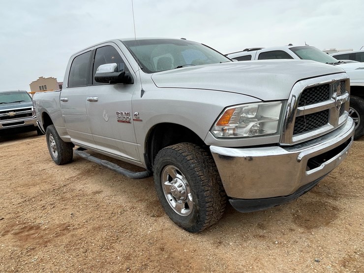 2014-dodge-2500-image-63