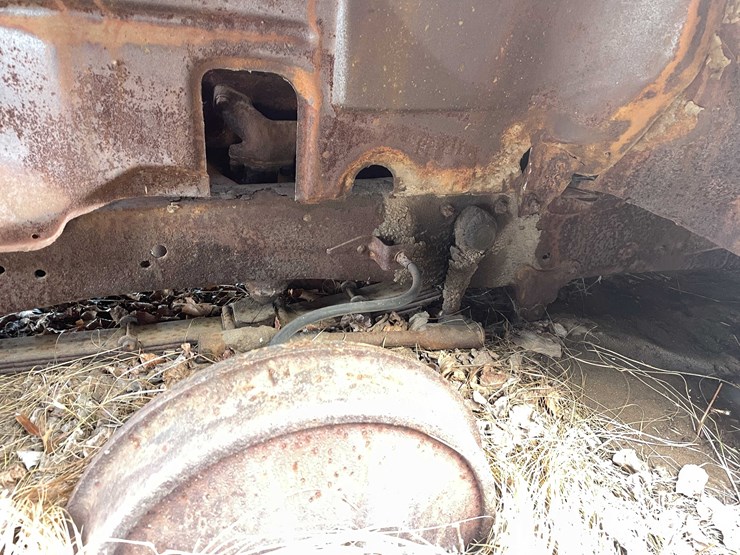 #13026-•-(1)-vintage-truck-and-(2)-vintage-cars-(no-title)-image-68