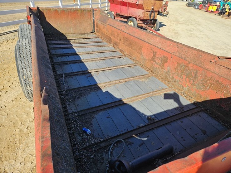 new-holland-185-image-14