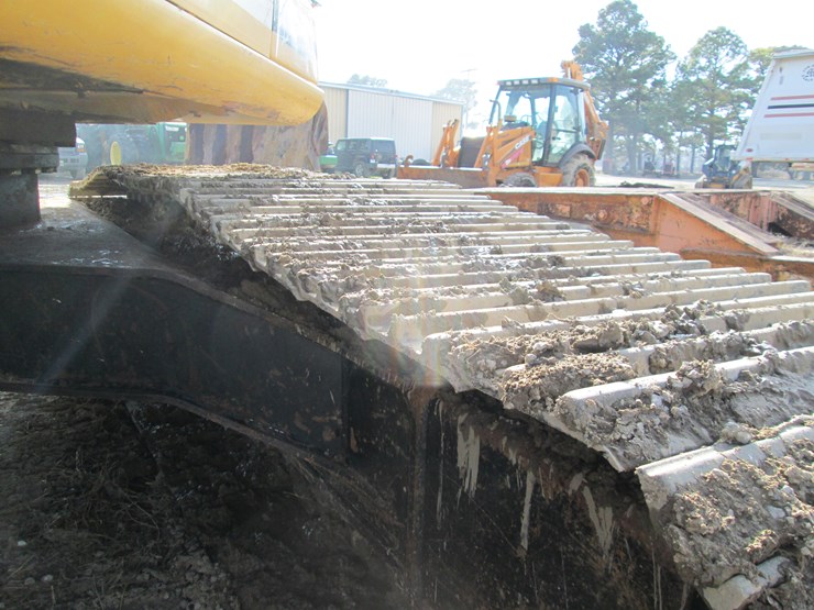 deere-200-lc-image-16