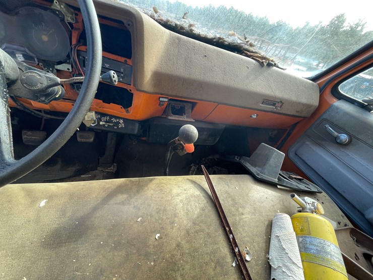 #13018-•-1974-gmc-6500-tractor-(has-wi-title)-image-109