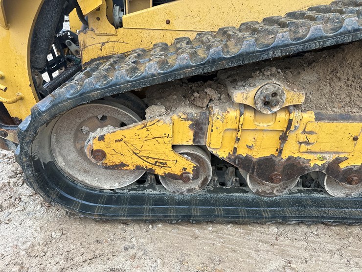 2017-caterpillar-259d-image-33