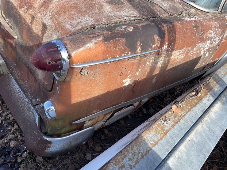 #13026-•-(1)-vintage-truck-and-(2)-vintage-cars-(no-title)-image-92