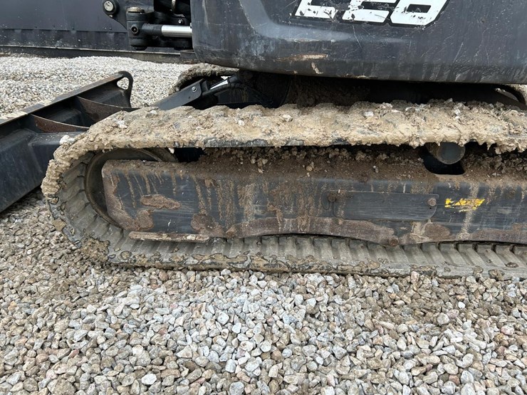 2021-bobcat-e26-image-17