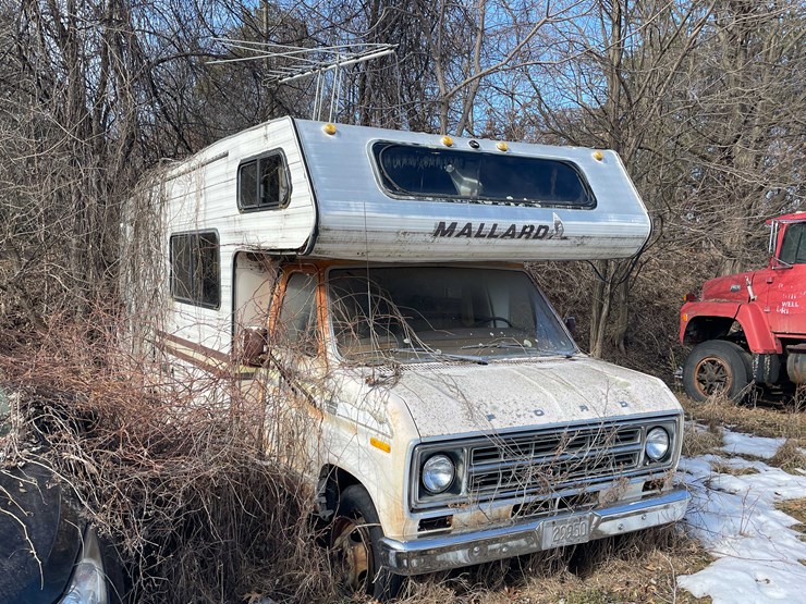 #13021-•-1977-mallard-coach-(no-title)-image-1