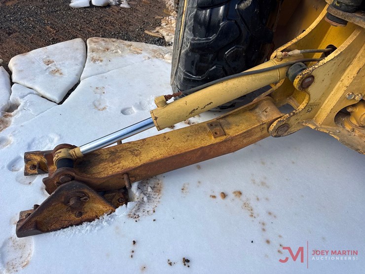 2000-deere-310se-image-12