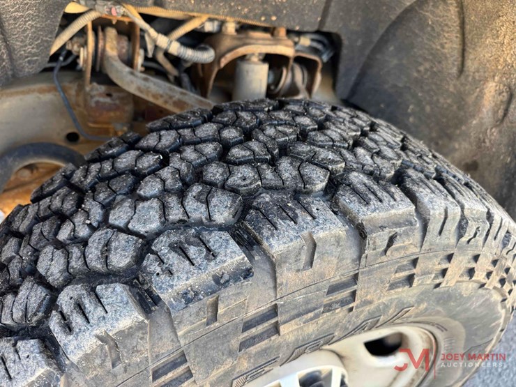 2017-chevrolet-2500-image-8