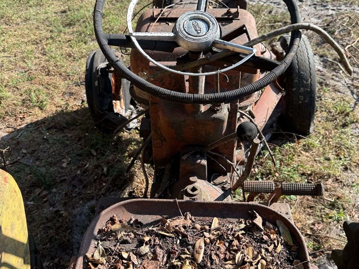 minneapolis-moline-parts-tractor-image-5