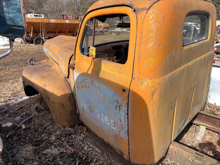 #13026-•-(1)-vintage-truck-and-(2)-vintage-cars-(no-title)-image-8